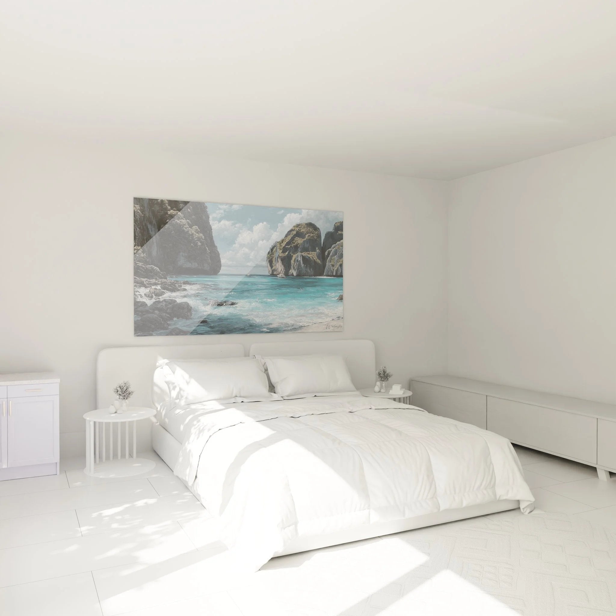 Schlafzimmer Dekoration mit Wandbild einer idyllischen Küstenbucht und kristallklarem türkisfarbenem Wasser