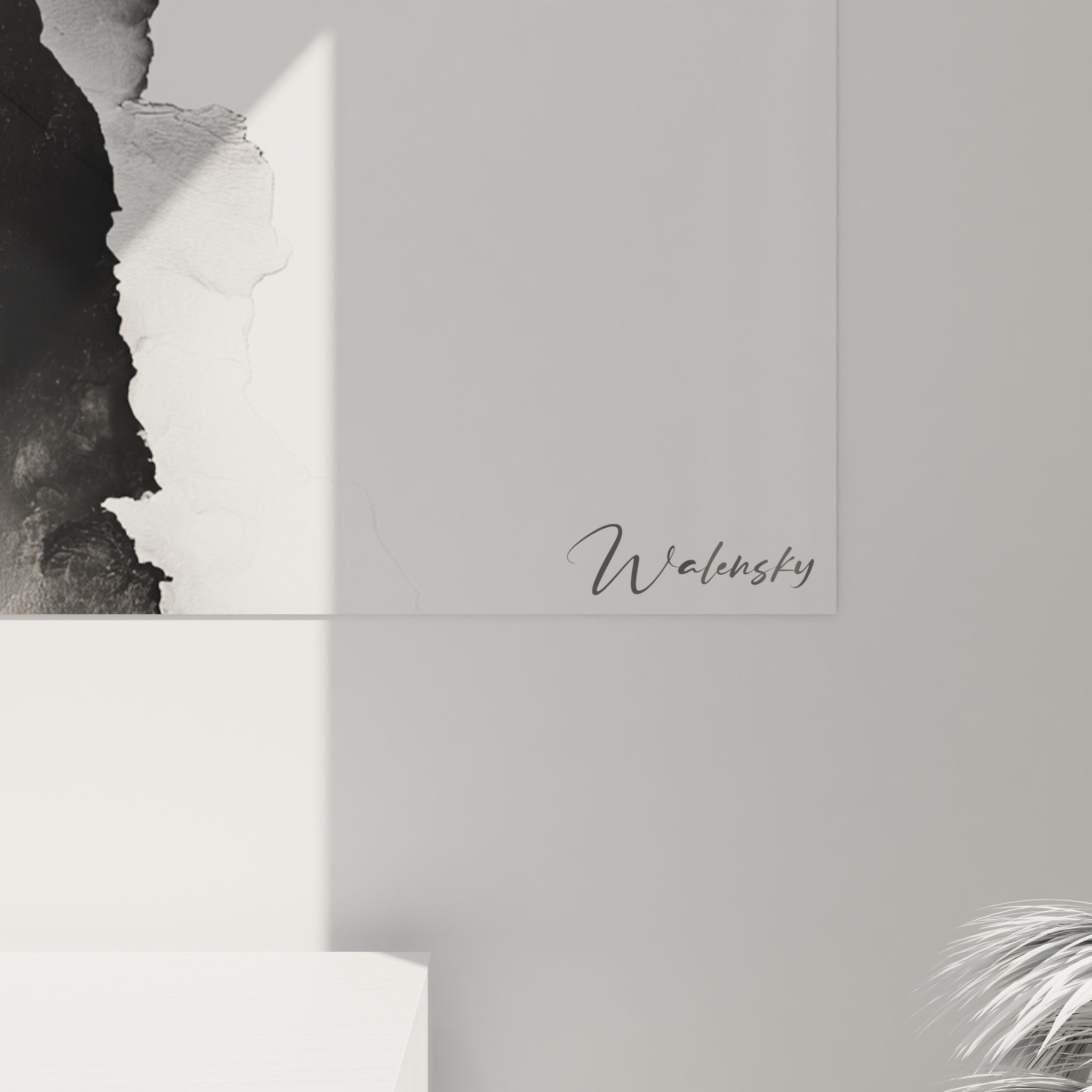 Gesamtansicht des abstrakten Schwarz-Weiß Wandbildes mit fließenden Formen als moderne Wanddekoration