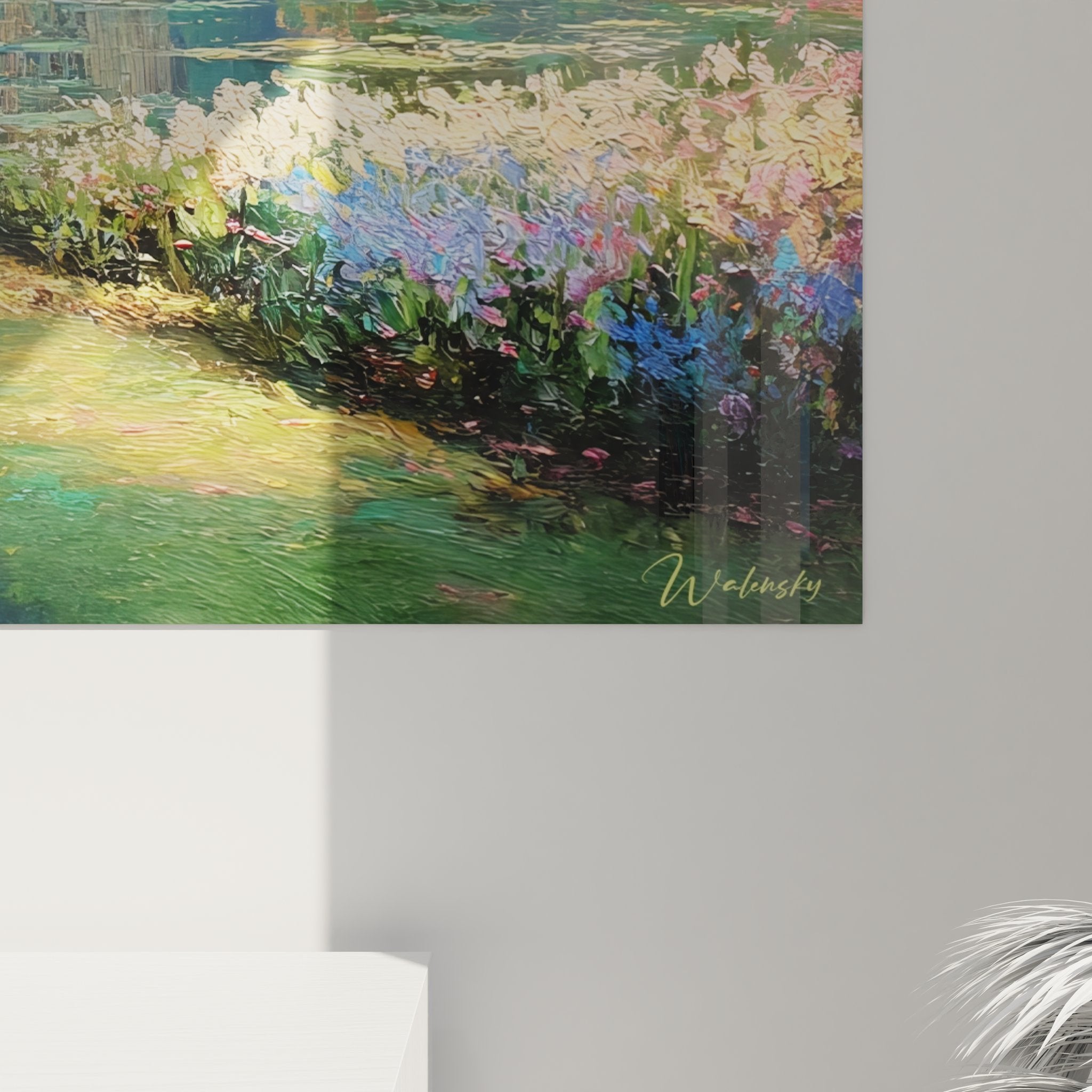 Gesamtansicht des Garten-Wandbildes mit Trauerweiden, Teich und farbenfrohen Blumenbeeten