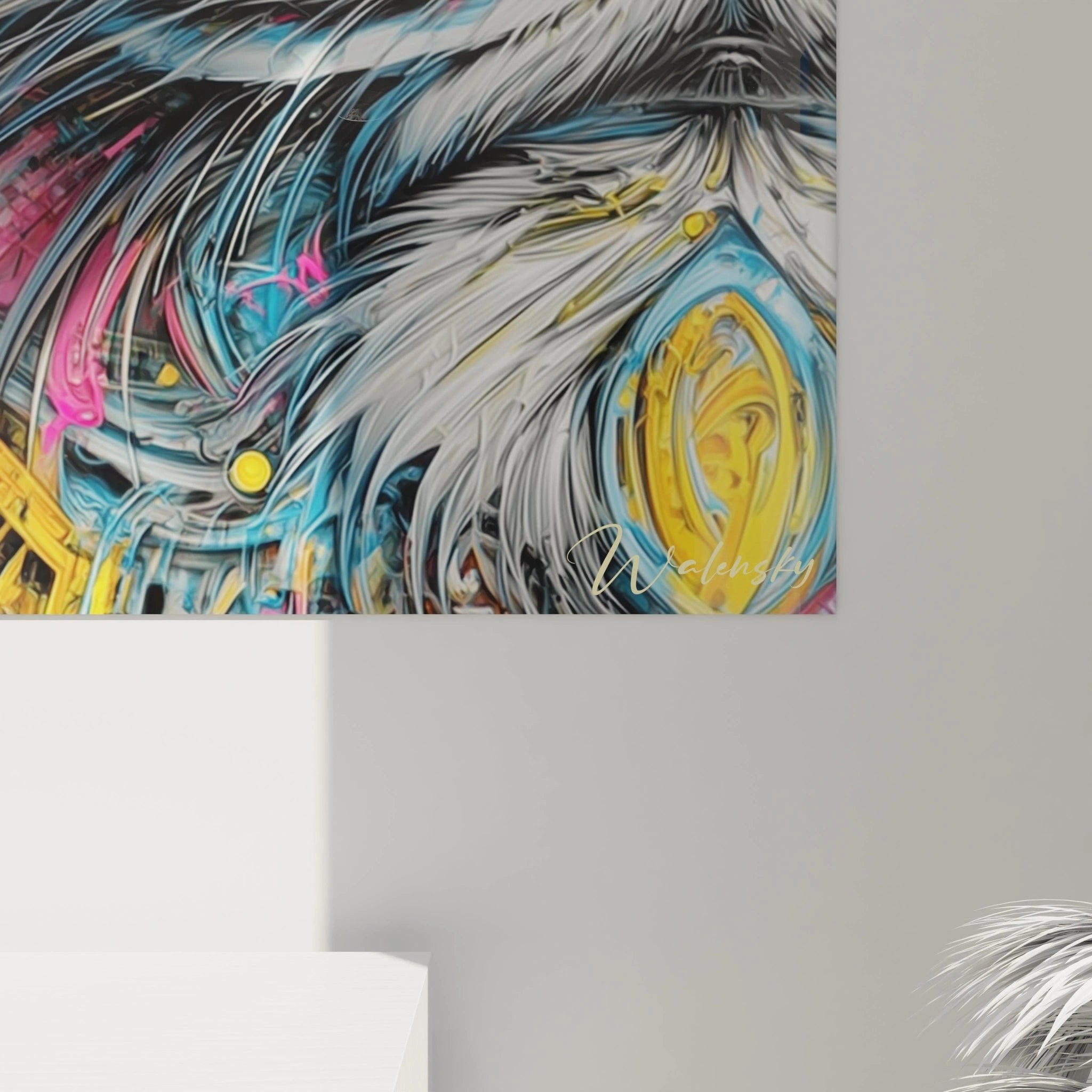 Seitenansicht des Wandbildes abstrakte Katze mit dynamischen Farbwirbeln, Edition Farbexplosion Kunstwerk