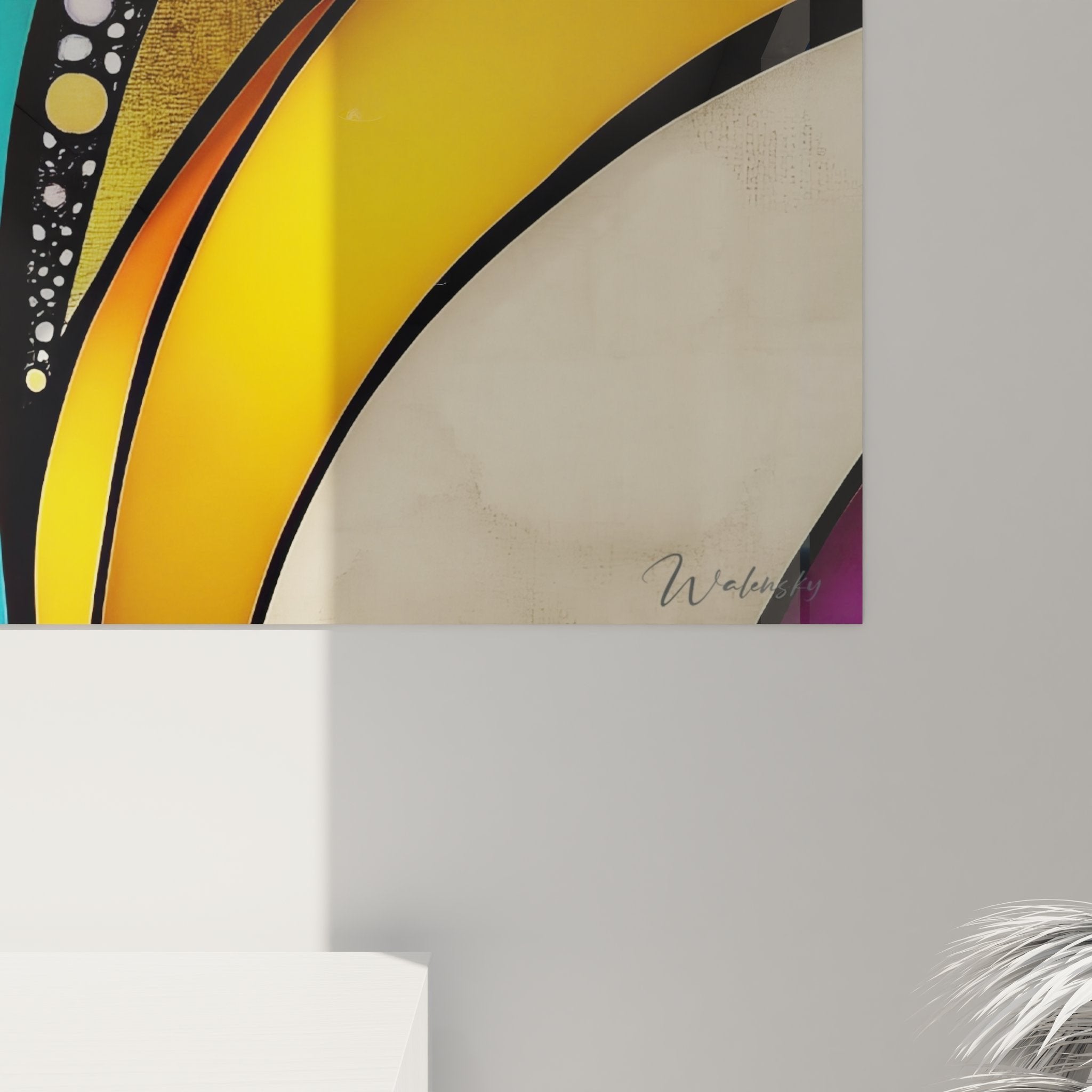 Gesamtansicht des abstrakten Wandbildes mit kreisförmigen Elementen in Glasmalerei-Optik an weißer Wand