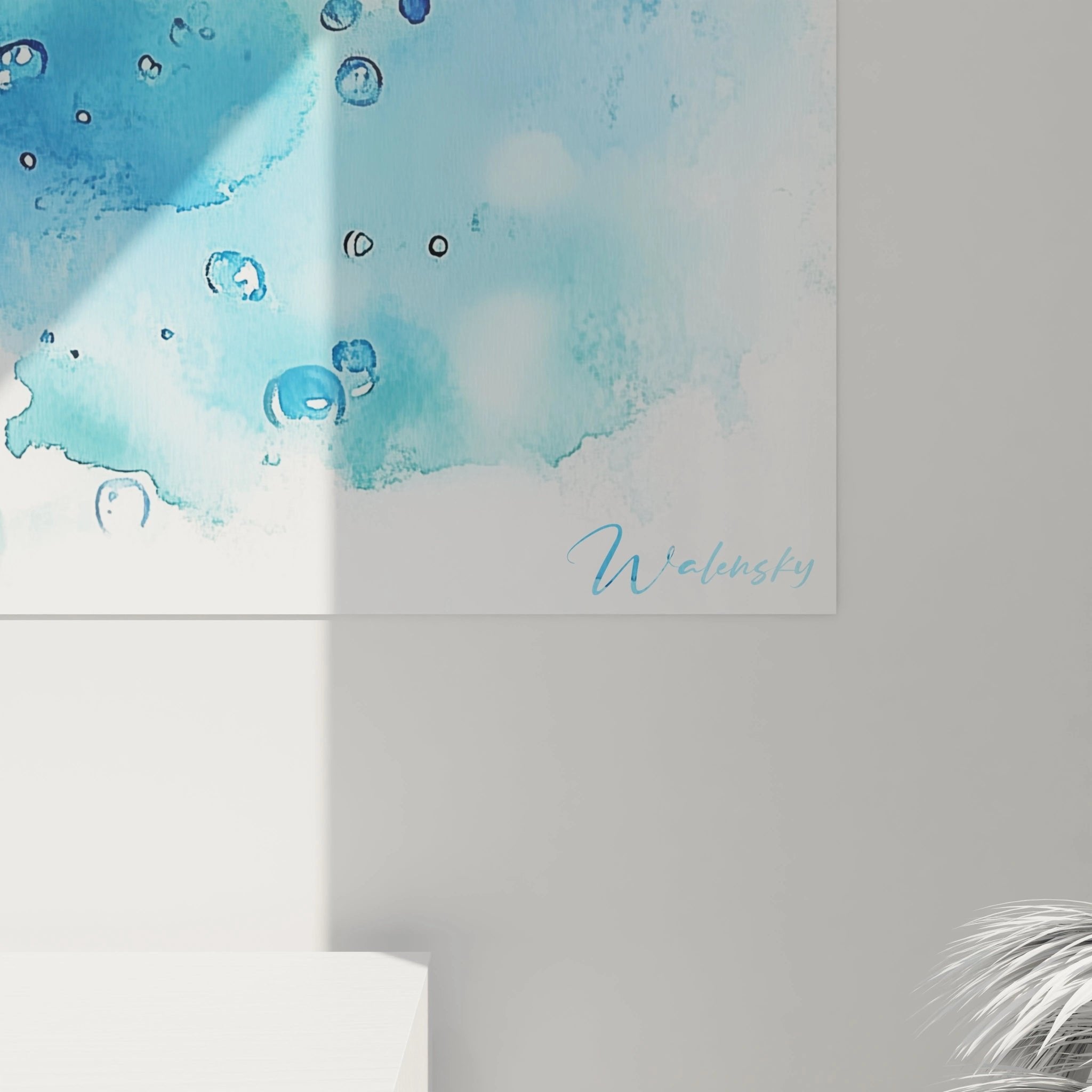 Gesamtansicht Blauwal Wandbild mit Wasserblasen und Aquarelleffekten, komplette maritime Kinderzimmer-Dekoration