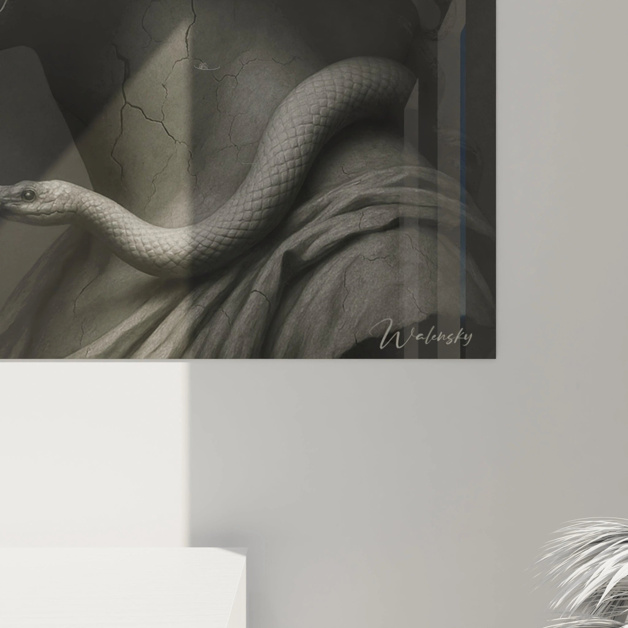 Gesamtansicht des Medusa Wandbildes - griechische Mythologie als moderne Wanddekoration in Grautönen