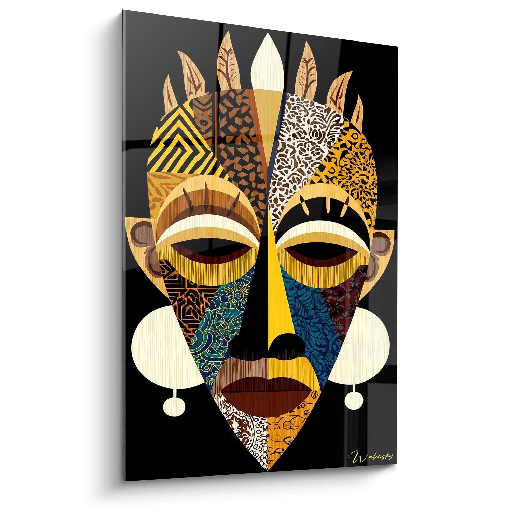 Wandbild afrikanische Maske mit geometrischen Mustern und Federkrone in Gold- und Brauntönen