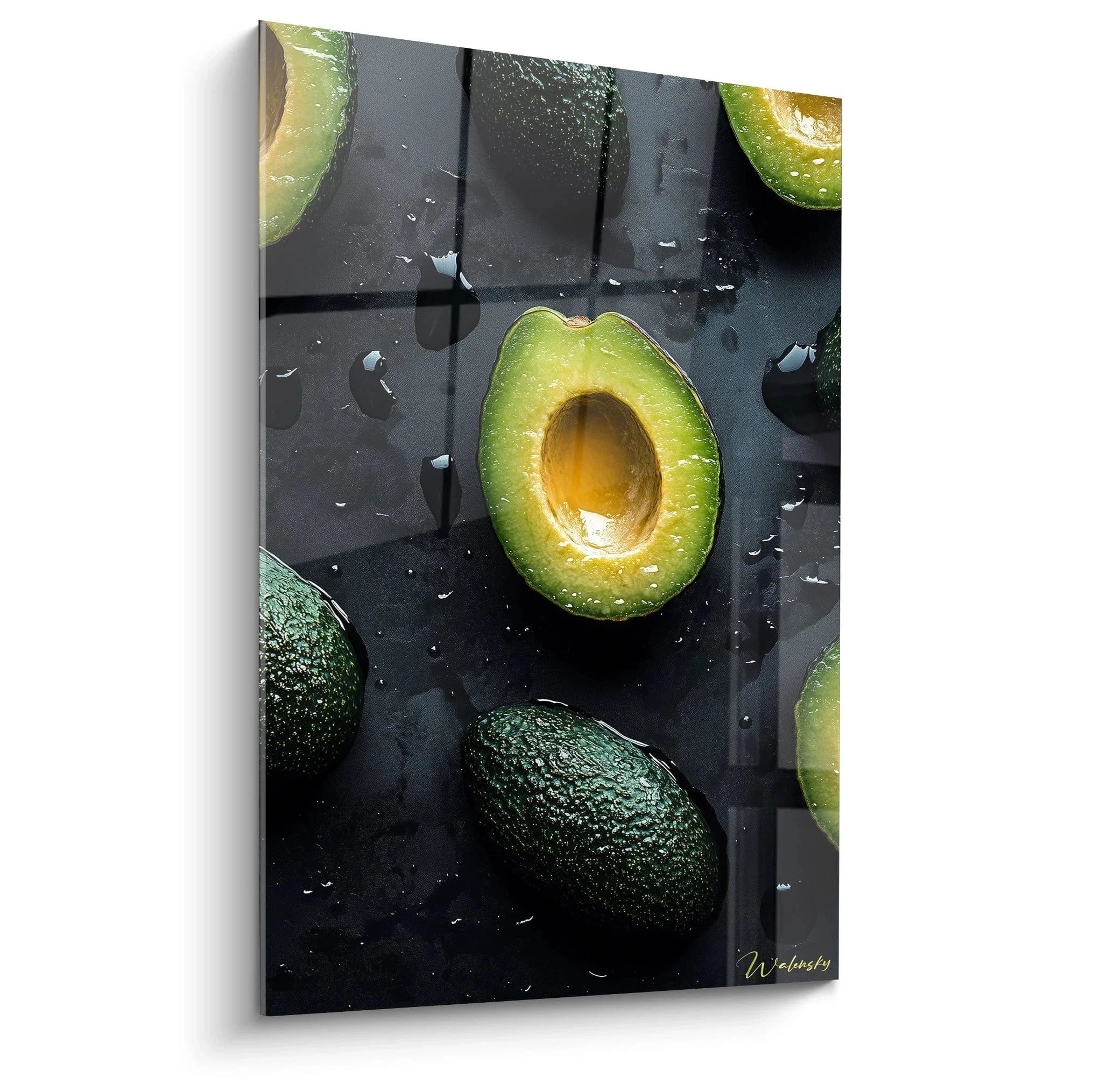 Wandbild Avocado mit frischen Avocadohälften auf schwarzem Hintergrund - moderne Küchendekoration
