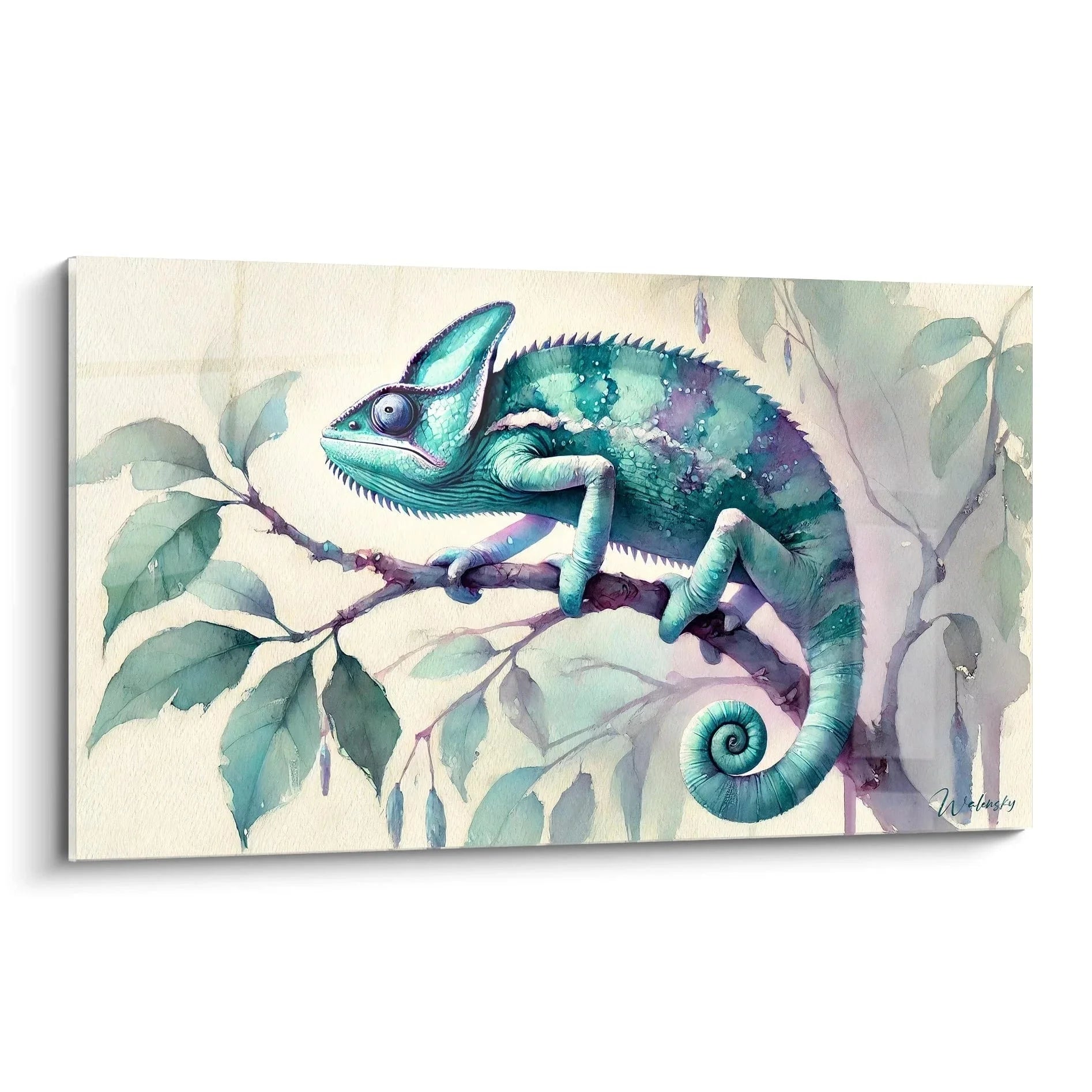 Wandbild Chamäleon in Aquarell-Technik mit türkis-violetten Farbtönen auf Ast sitzend