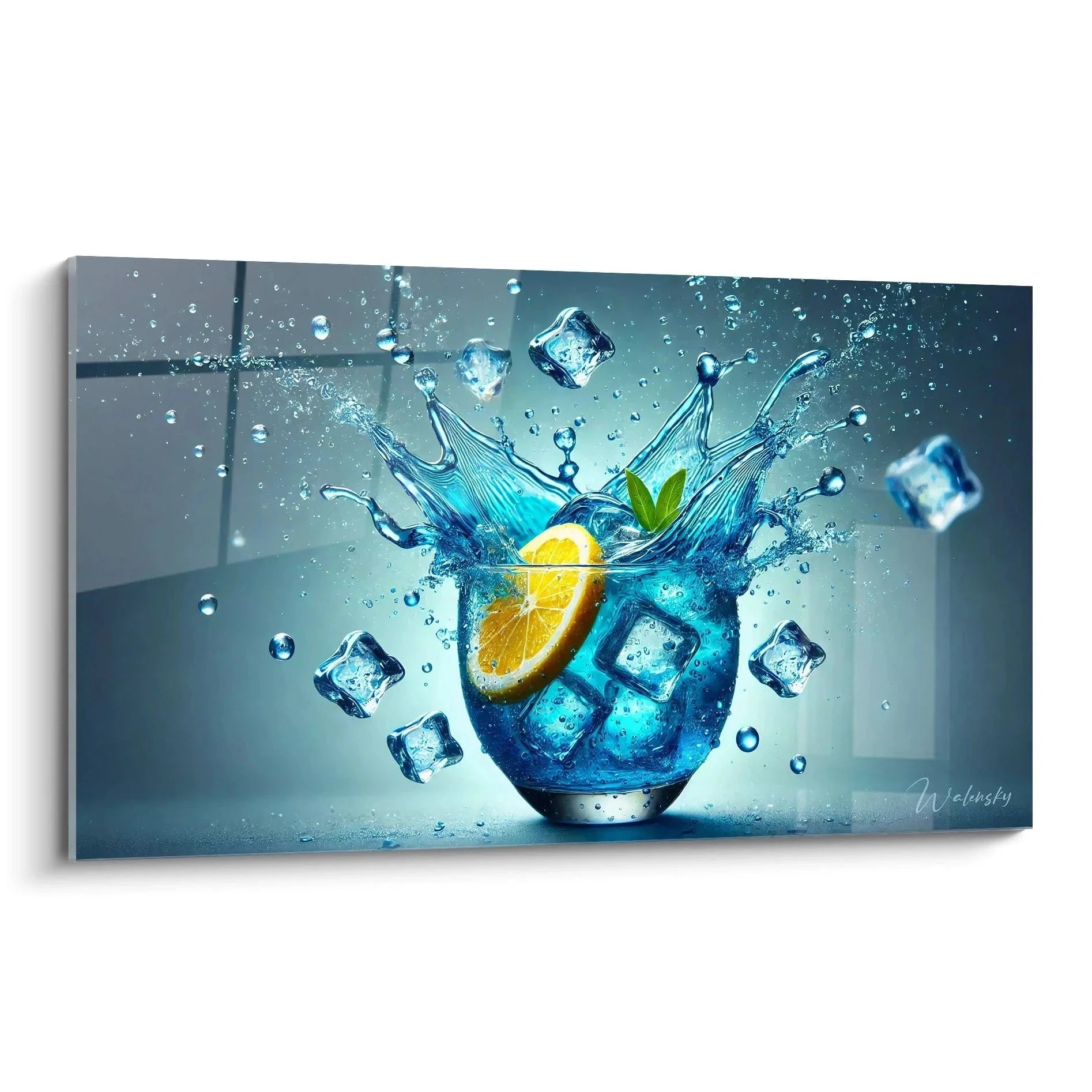 Wandbild Cocktail mit spektakulärem Wassersplash, Zitrone und Eiswürfeln in brillanten Blautönen