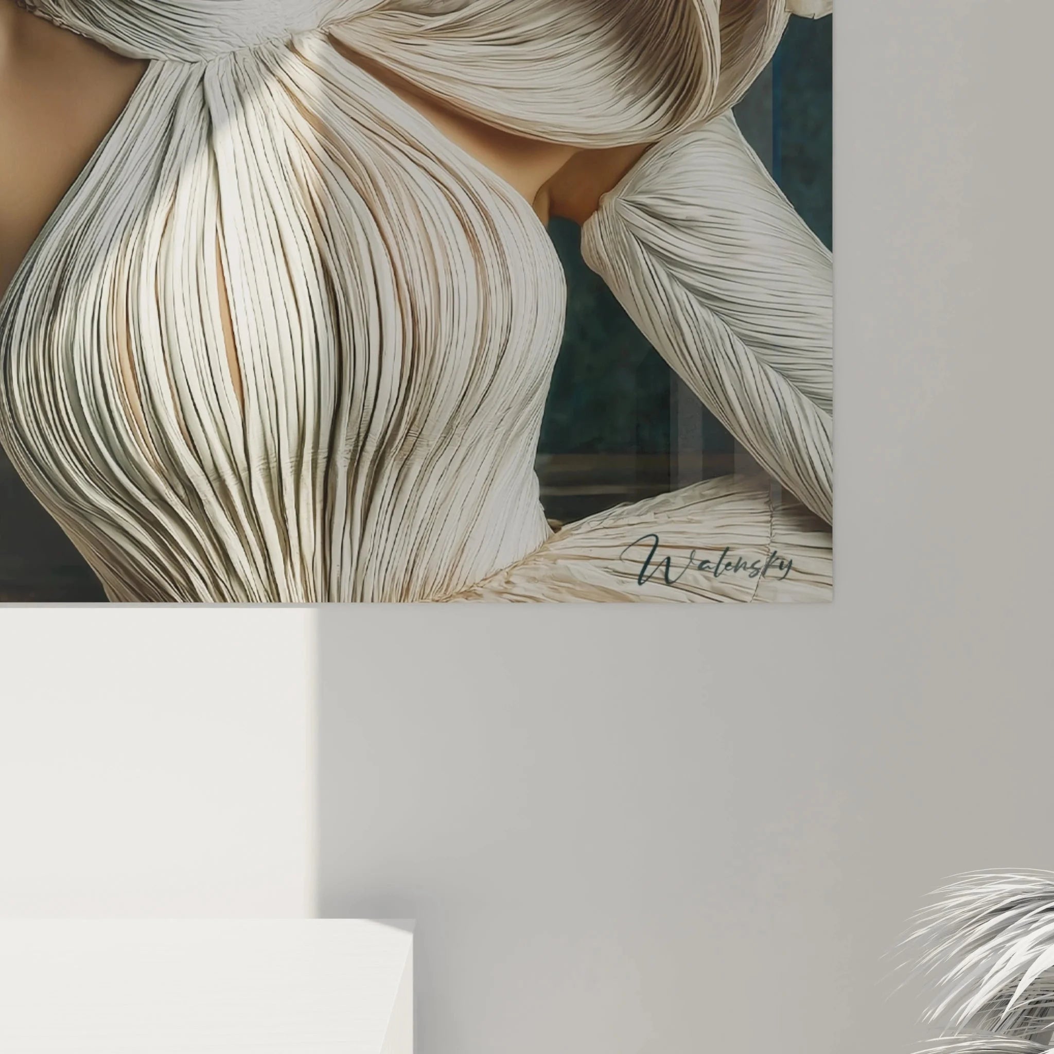 Gesamtansicht Wandbild elegante Frau abstrakte Seidengewänder moderne Wandkunst Übersicht