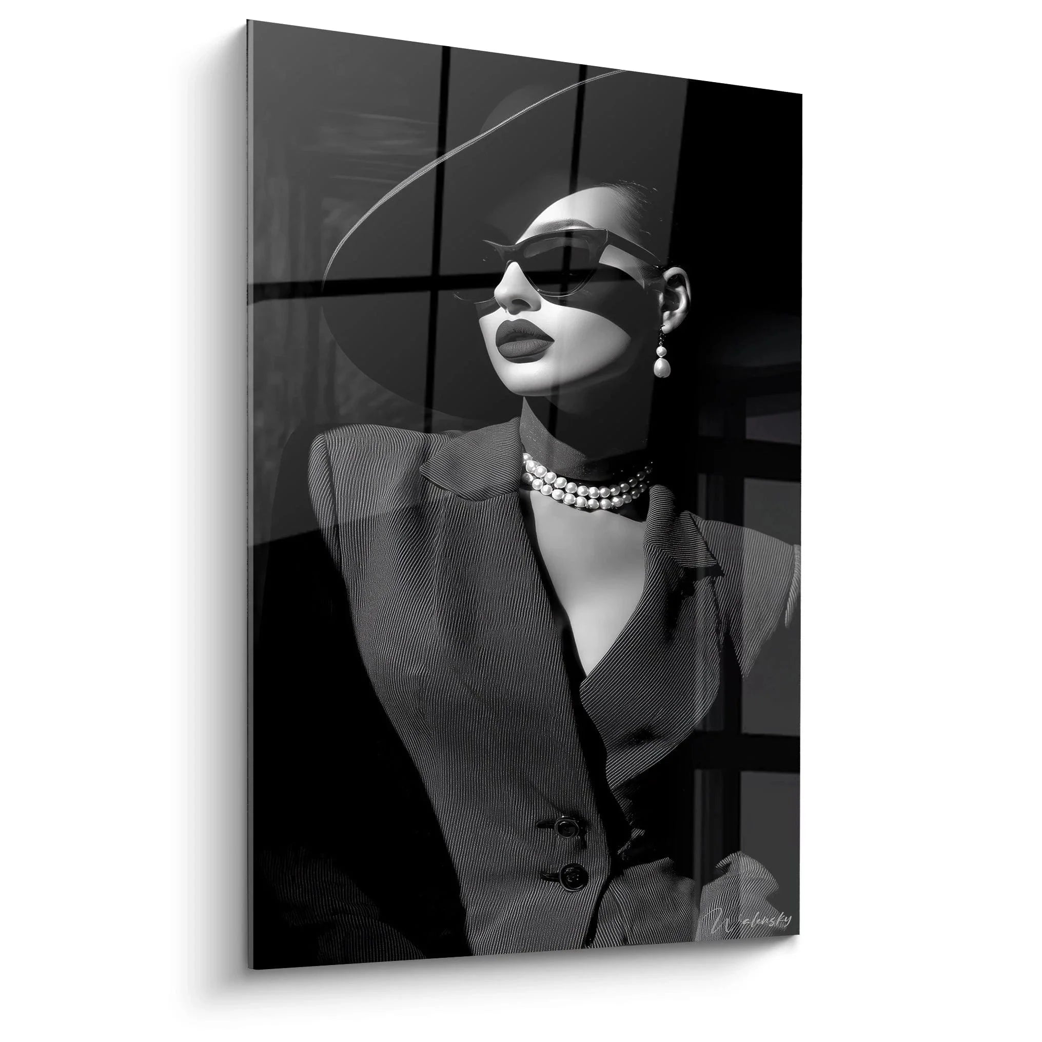 Wandbild elegante Geschäftsfrau Schwarz-Weiß mit Sonnenbrille und Perlenkette im Business Look