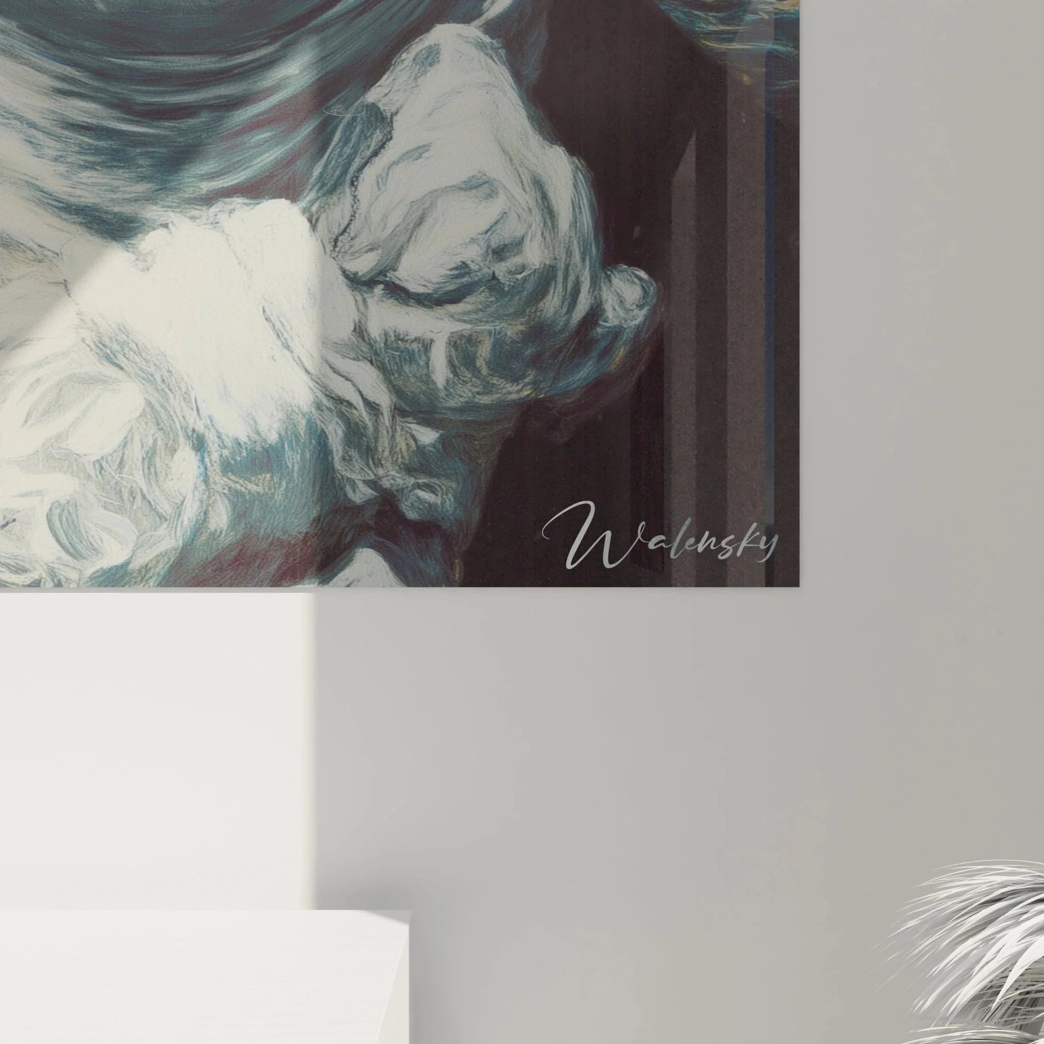 Gesamtansicht Wandbild Gentleman Edition Präraffaelismus mit blau-goldener Farbpalette an weißer Wand