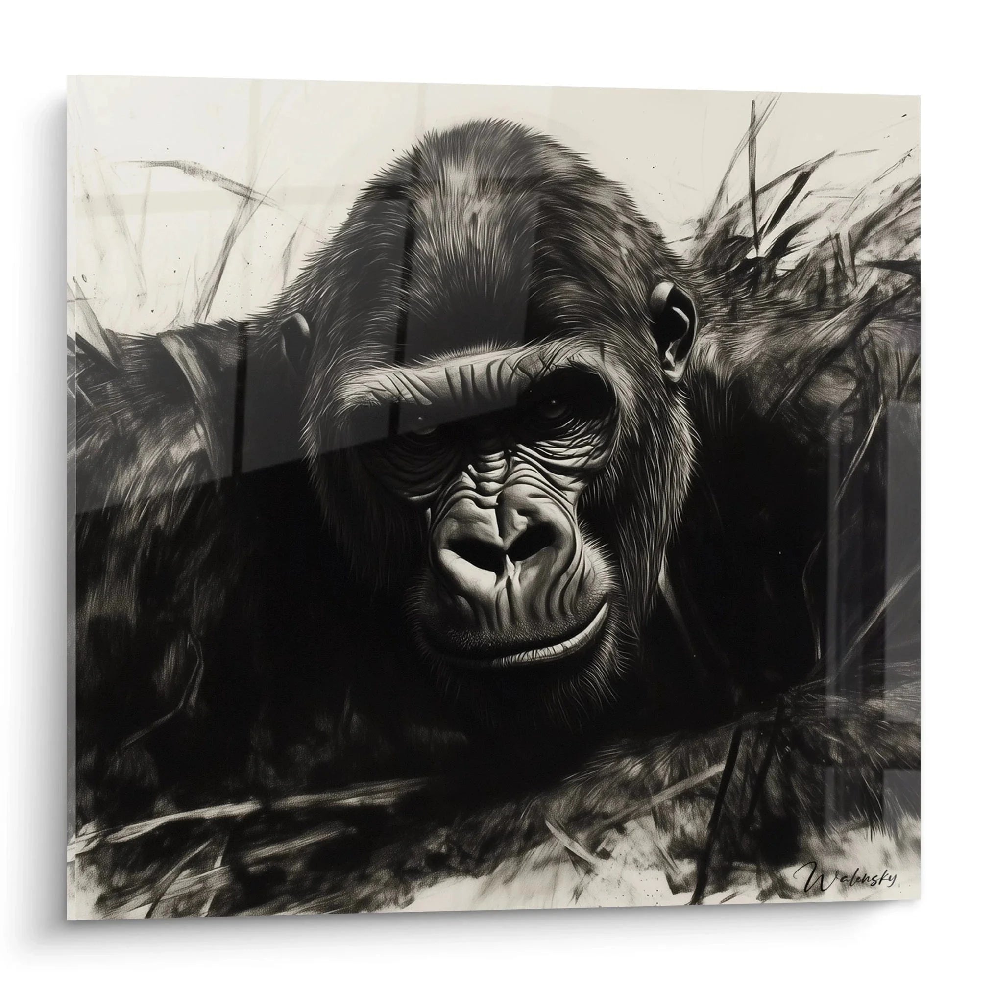 Wandbild Gorilla nachdenklich schwarz-weiß mit Hand am Kopf zwischen tropischen Pflanzen