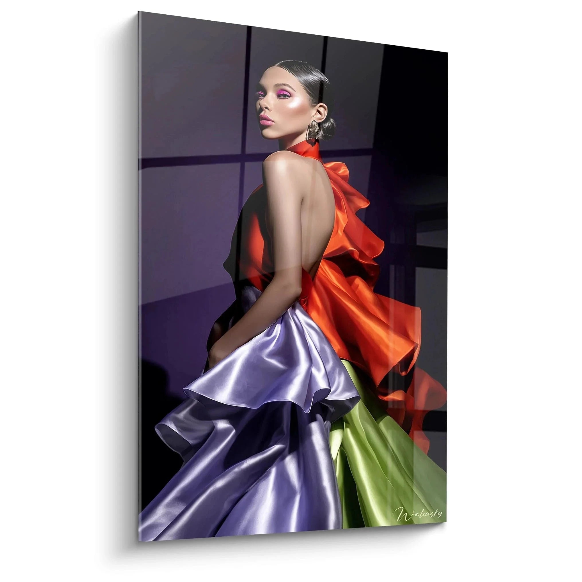 Wandbild Haute Couture Model in elegantem mehrfarbigem Satin Abendkleid mit Orange Violett Grün