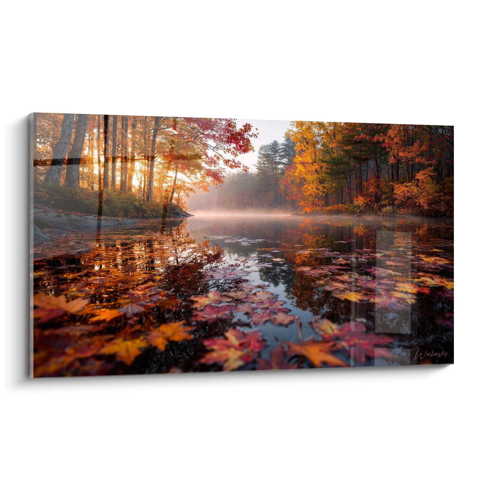 Wandbild Herbstsee mit goldener Morgenstimmung und Nebel, herbstliche Blätter auf ruhiger Wasseroberfläche