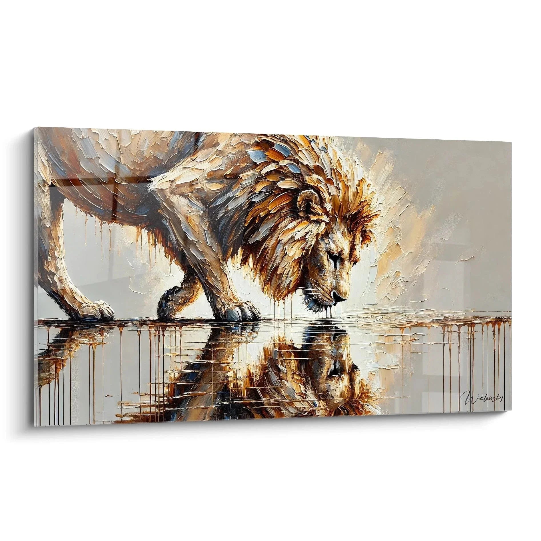 Wandbild Löwe trinkend am Wasser mit Spiegelung in warmen Erdtönen - Edition Löwe Kunstdruck