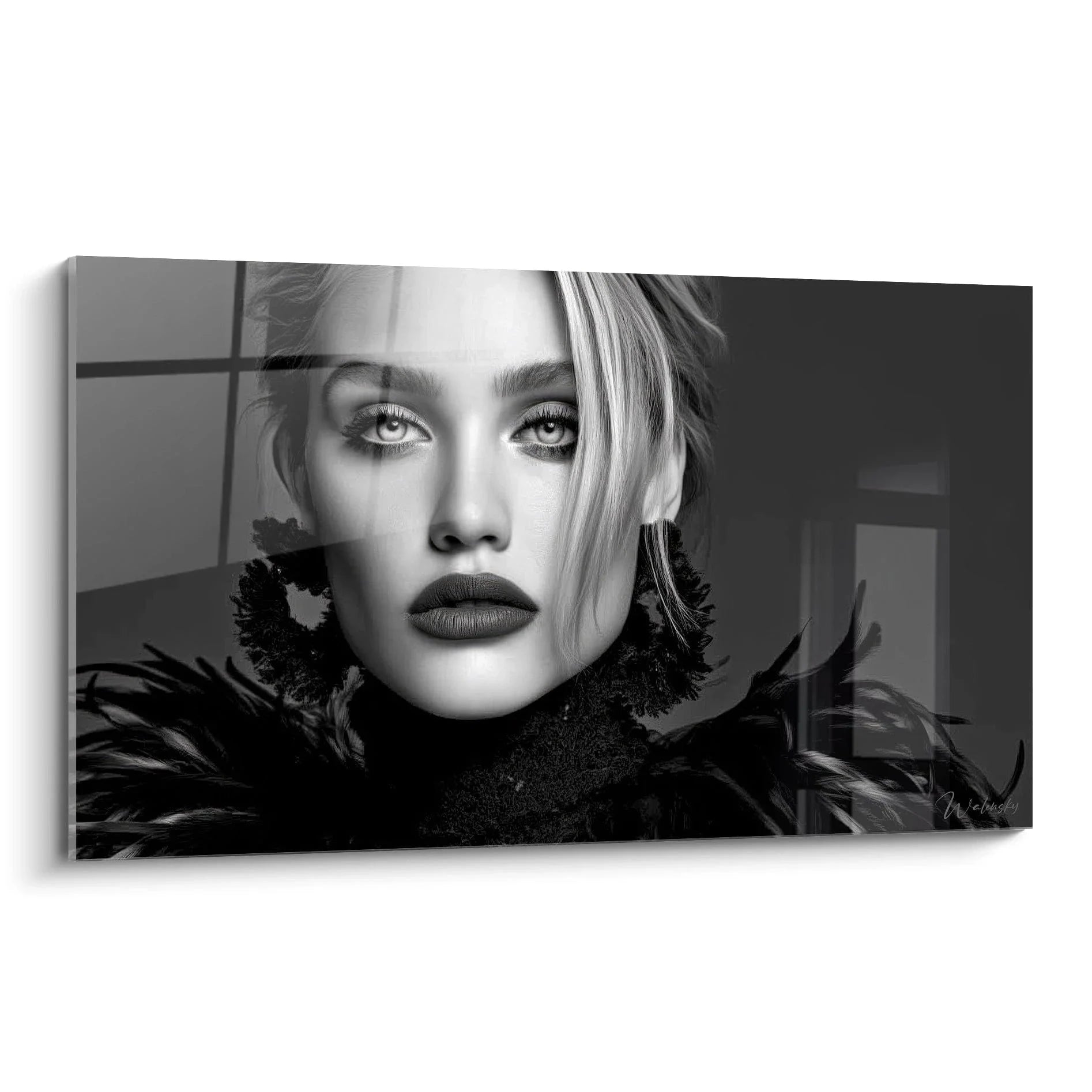 Elegantes Wandbild Portrait Frau schwarz-weiß mit Federkragen, hochwertige Mode Wanddekoration