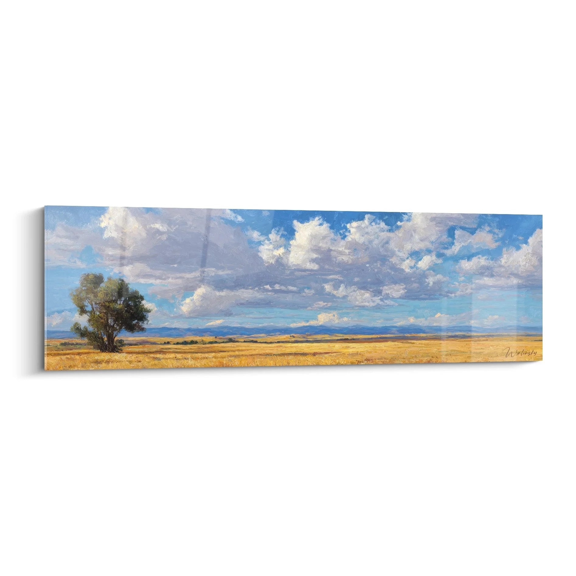 Wandbild Steppenlandschaft mit goldenem Getreidefeld und dramatischem Wolkenhimmel, einzelner Baum im weiten Panorama
