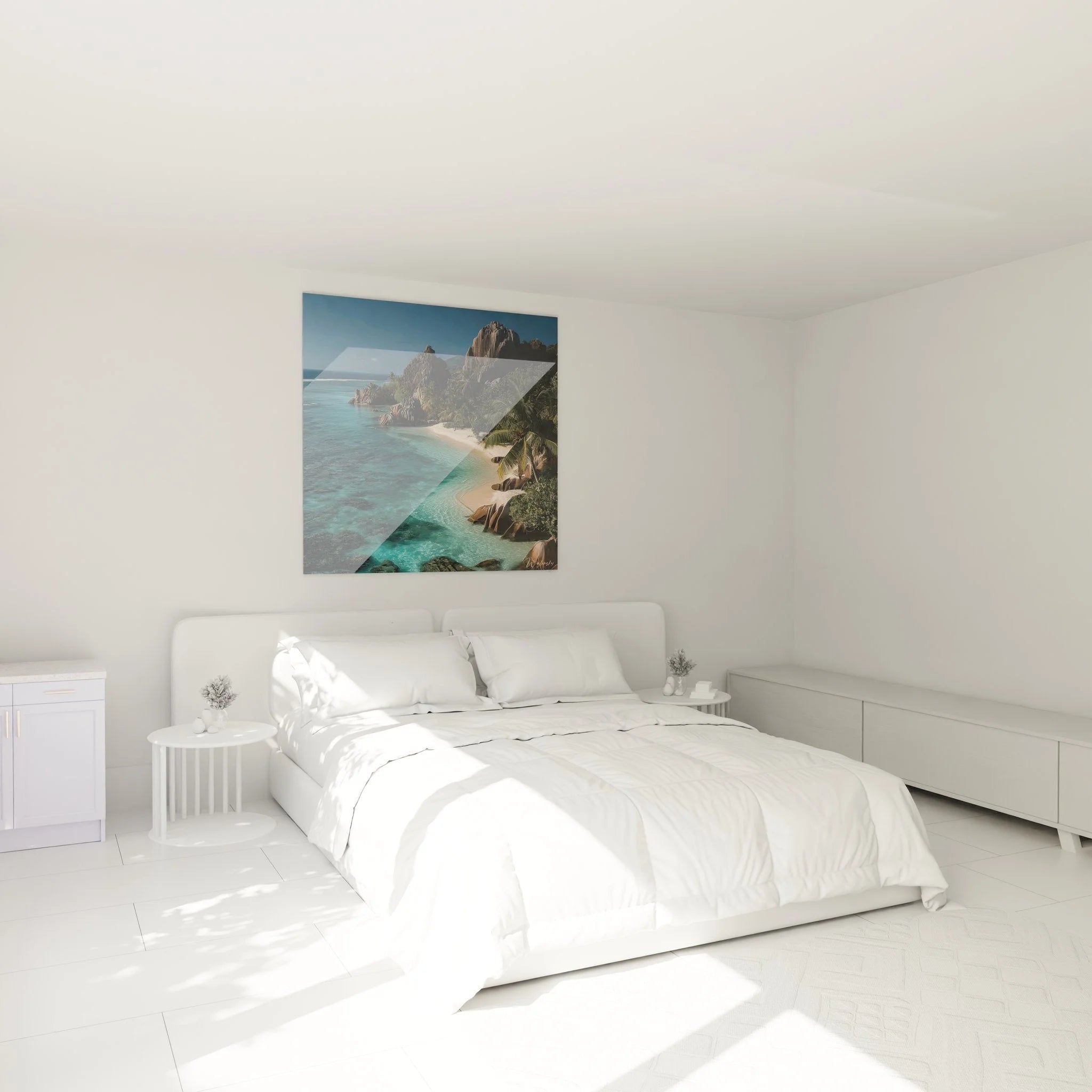 Schlafzimmer Dekoration mit Wandbild tropischer Strand, Granitfelsen und Palmen für entspannende Atmosphäre