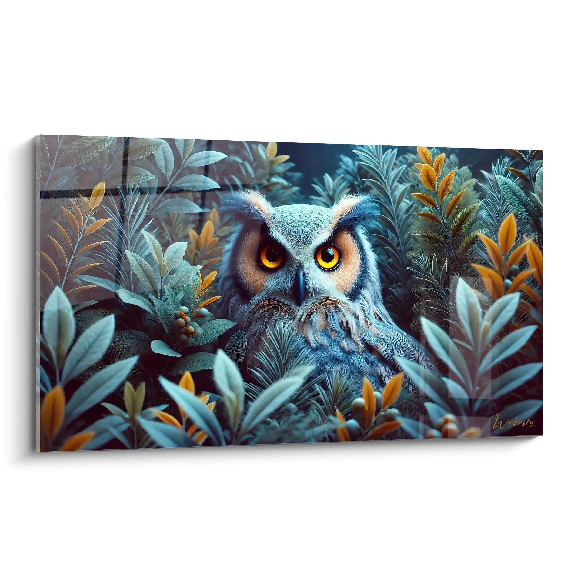 Wandbild Uhu mit leuchtenden Augen im tropischen Dschungel, mystische Eulenkunst in Blau-Gold-Tönen