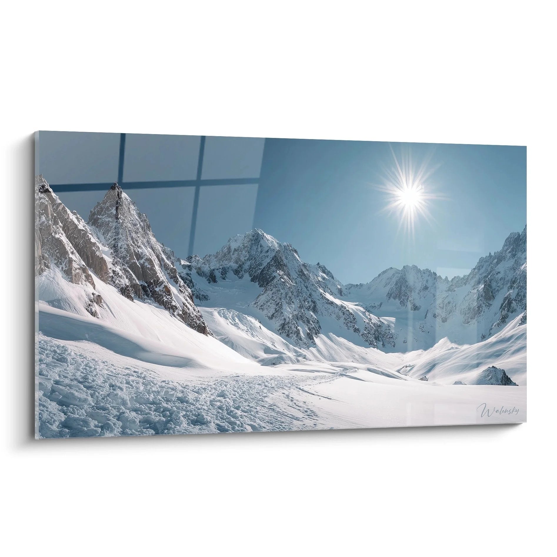 Wandbild verschneite Berglandschaft mit Alpengipfeln und strahlendem Sonnenlicht im Winter