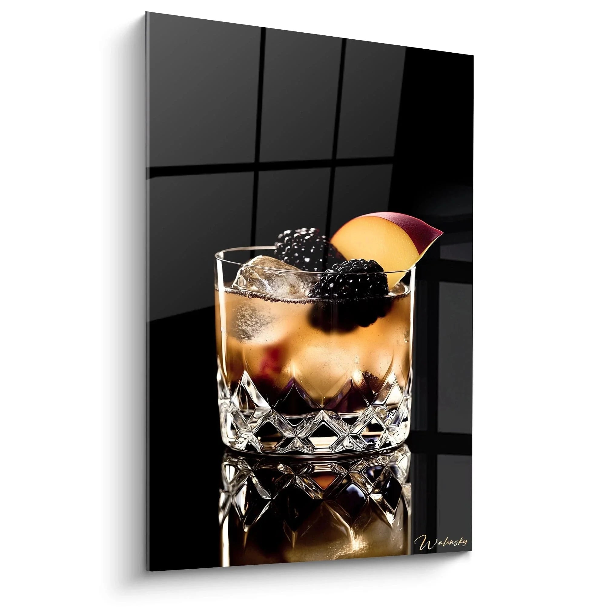 Wandbild Whiskey Cocktail mit Kristallglas und Brombeeren auf schwarzem Hintergrund - Bar Dekoration
