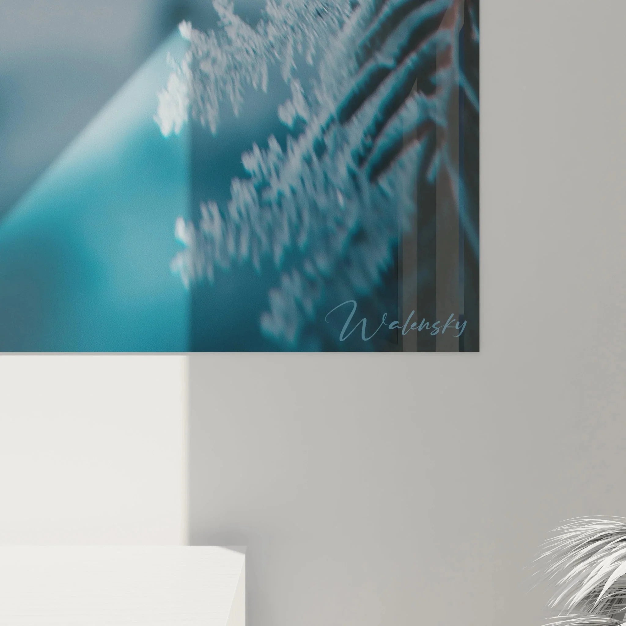 Gesamtansicht Wandbild Eiskristall mit Tannenzweigen und winterlicher Atmosphäre