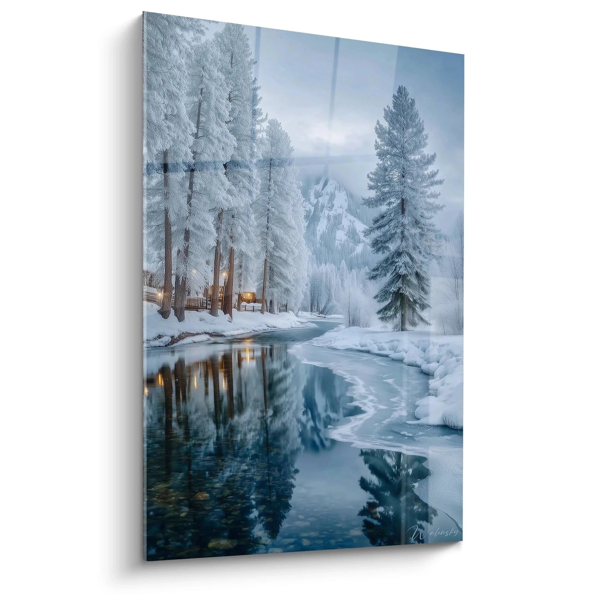 Wandbild Winterlandschaft mit vereisten Bäumen und Bergbach, verschneite Bergkulisse im Hintergrund
