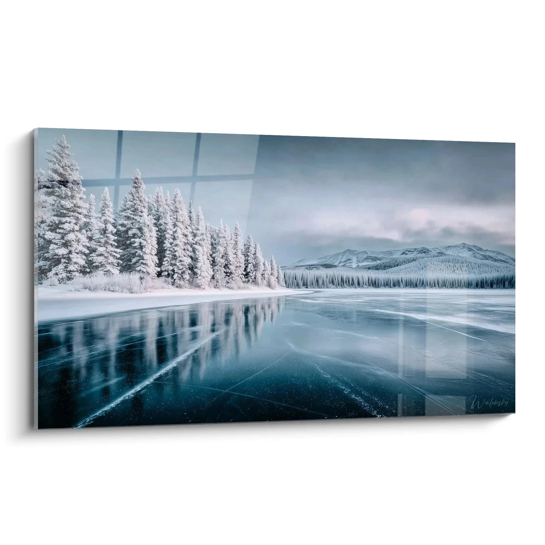Wandbild Winterlandschaft mit gefrorenem See, verschneitem Wald und Bergpanorama - Winter Dekoration