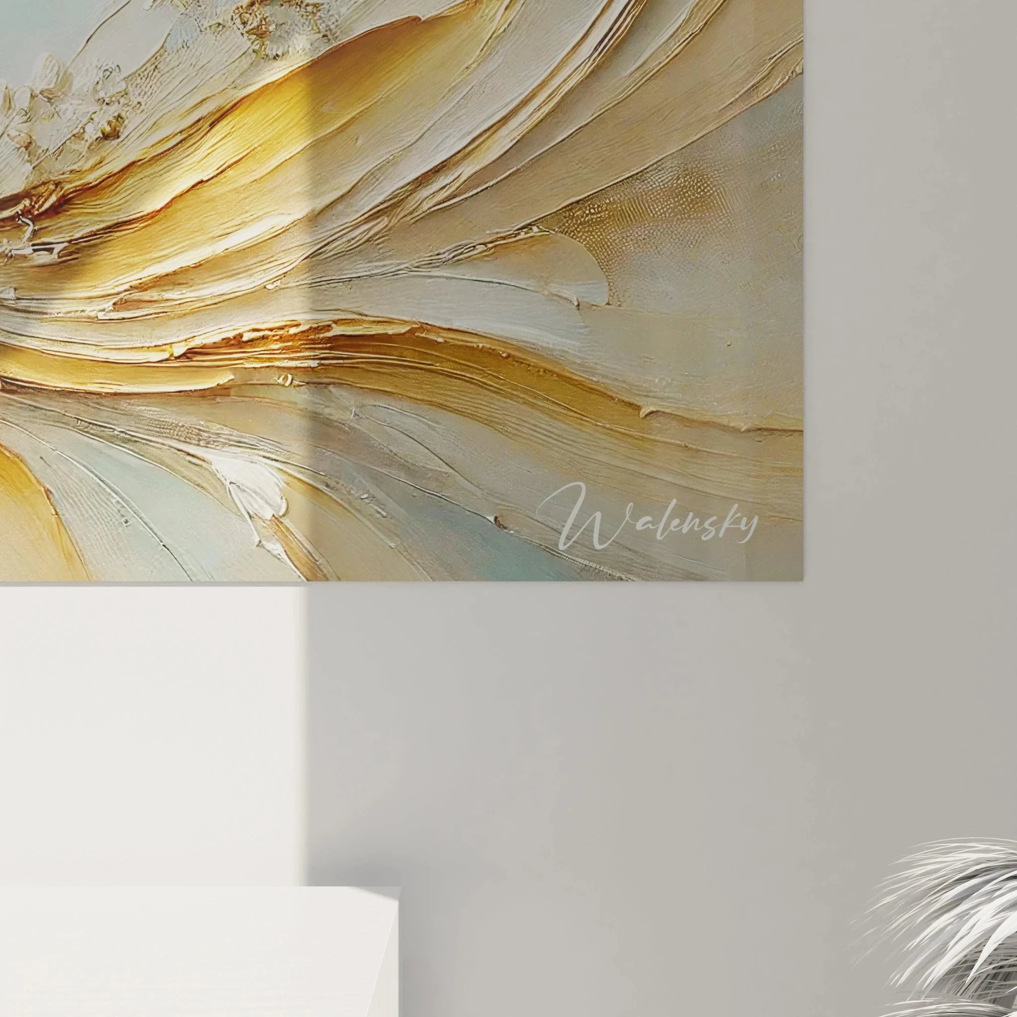 Gesamtansicht Wandbild XXL Biene mit goldener Blüte - komplette Kunstkomposition mit fließenden Farbverläufen